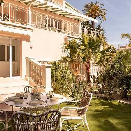 Maison Carla Rosa 3* קאן