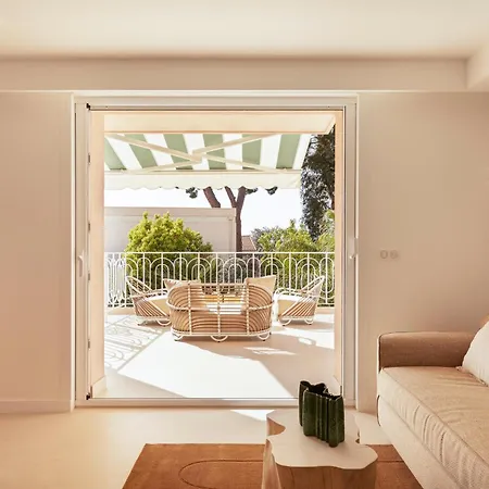 Maison Carla Rosa 3* קאן
