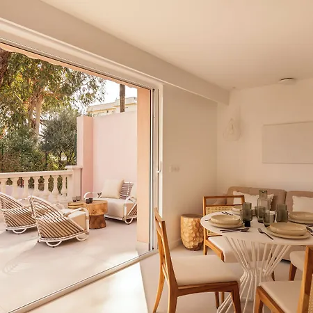 Maison Carla Rosa 3* קאן