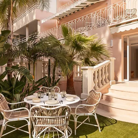 Maison Carla Rosa 3* 칸느
